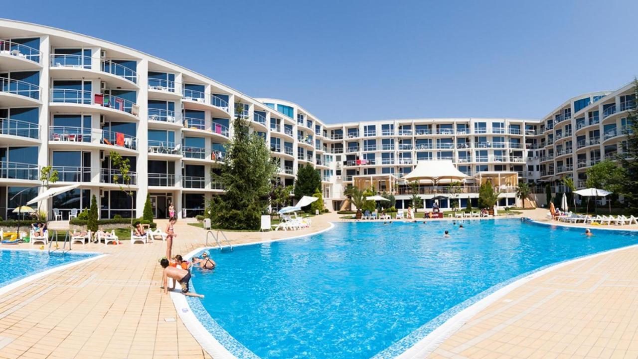 Design Studio In Atlantis Resort&Spa, Burgas Airport מראה חיצוני תמונה