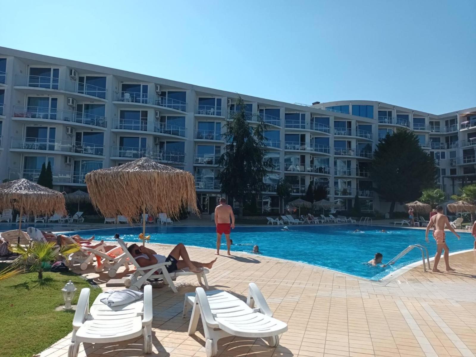 Design Studio In Atlantis Resort&Spa, Burgas Airport מראה חיצוני תמונה